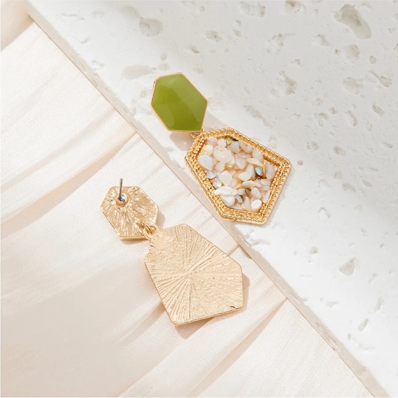 Elegant Gold and Green Geometric Earrings - Picture 2 of 5